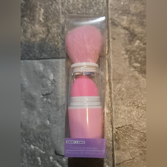 Sassy + Chic Pink Travel Makeup Brush Set BNIB - Picture 2 of 5